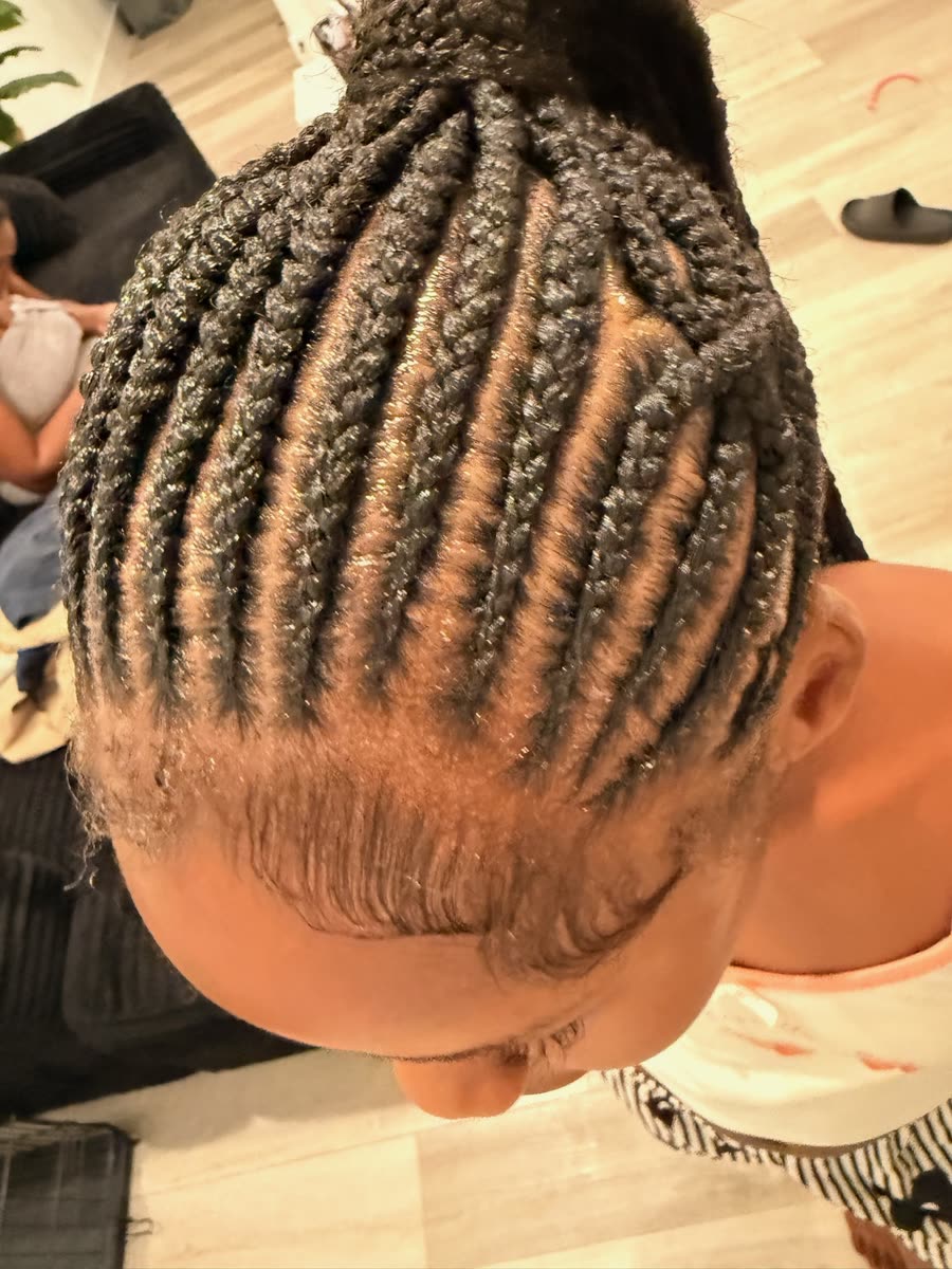 Cornrow parting, close up